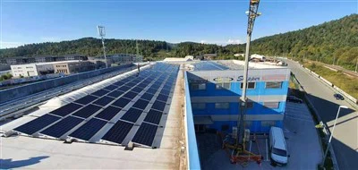 Panou fotovoltaic cu balast pe acoperiș plat fără penetrare